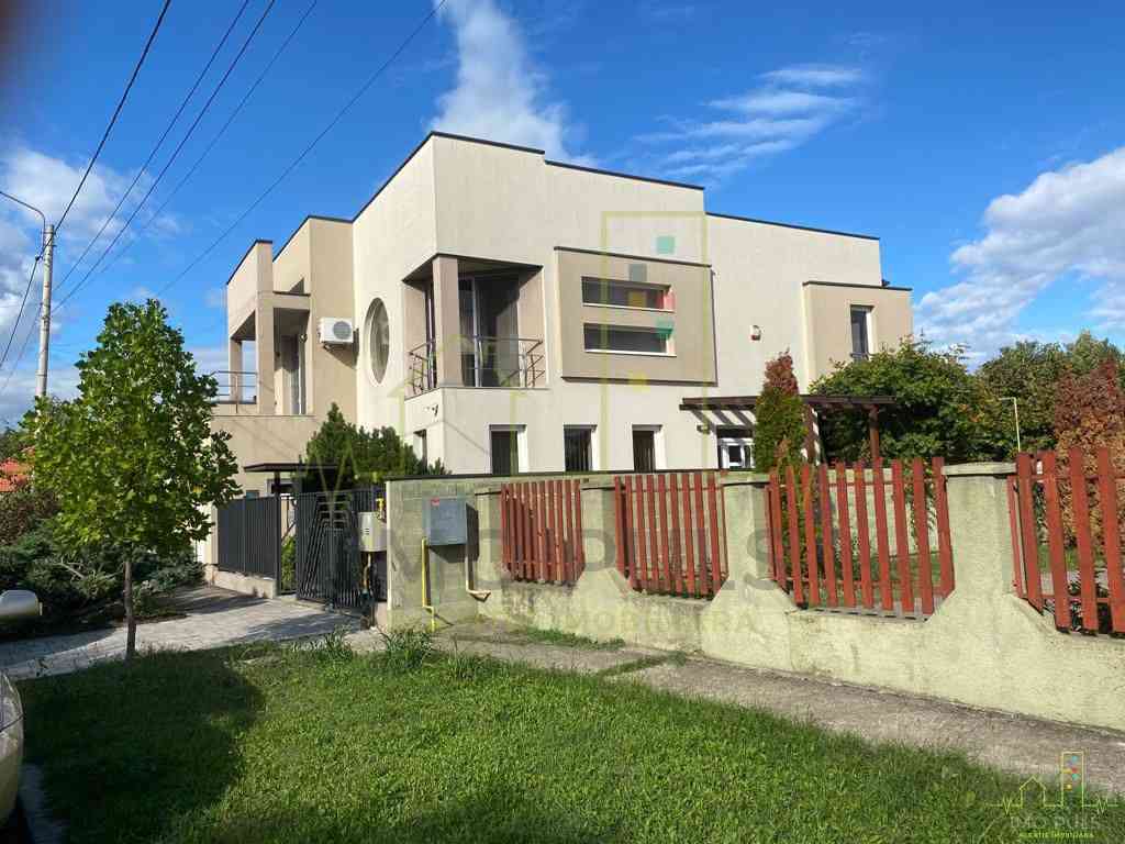 Casa individuala in Ronat, desig...