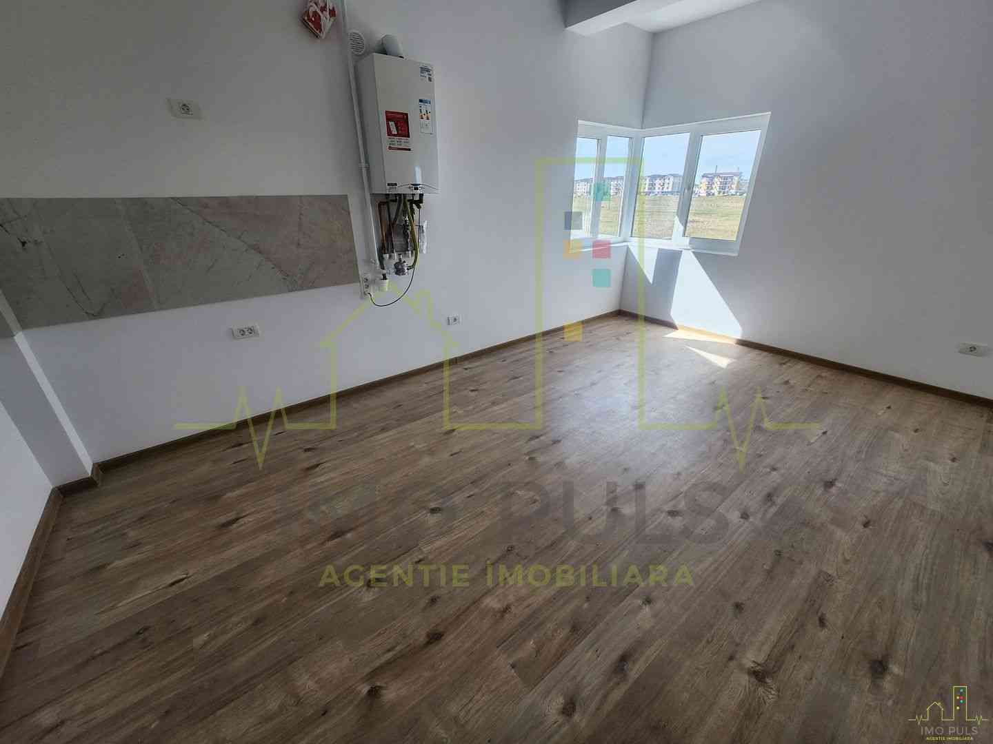 Decomandat. Bucatarie inchisa. B...