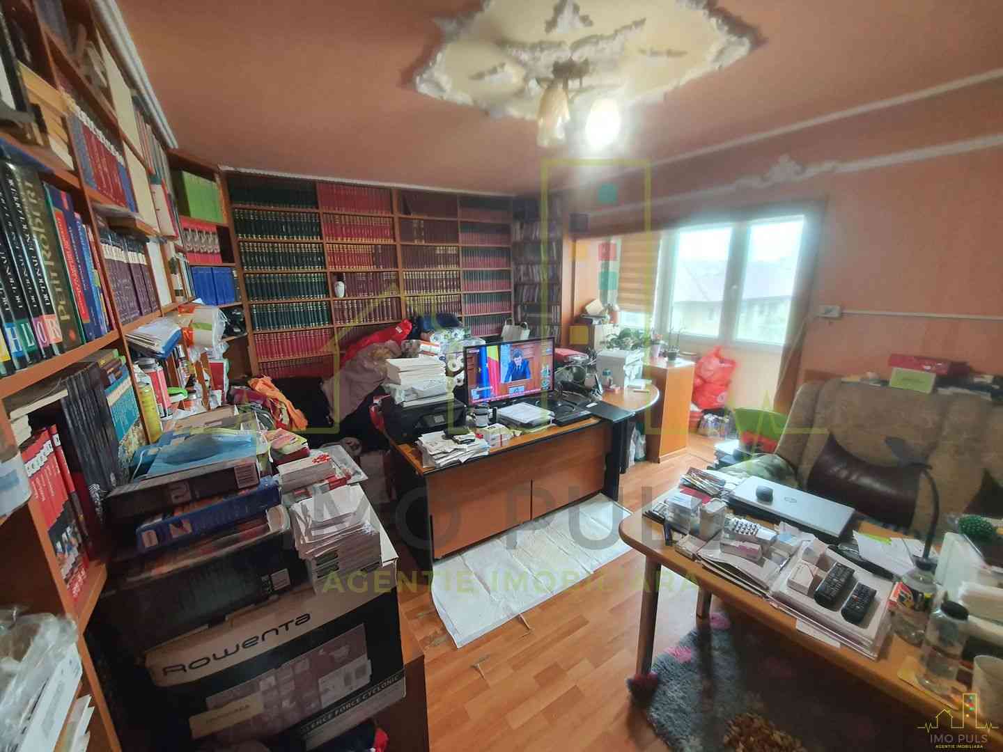 Etaj intermediar. 2 Balcoane. 2 ...