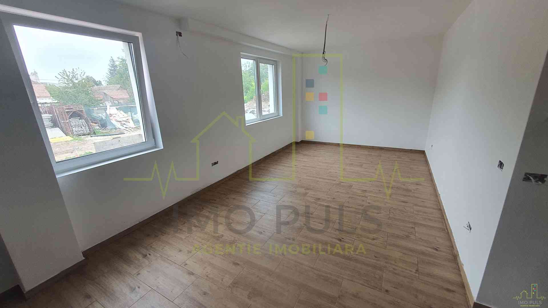 Zona Lipovei. Etaj 1 sau etaj 2....