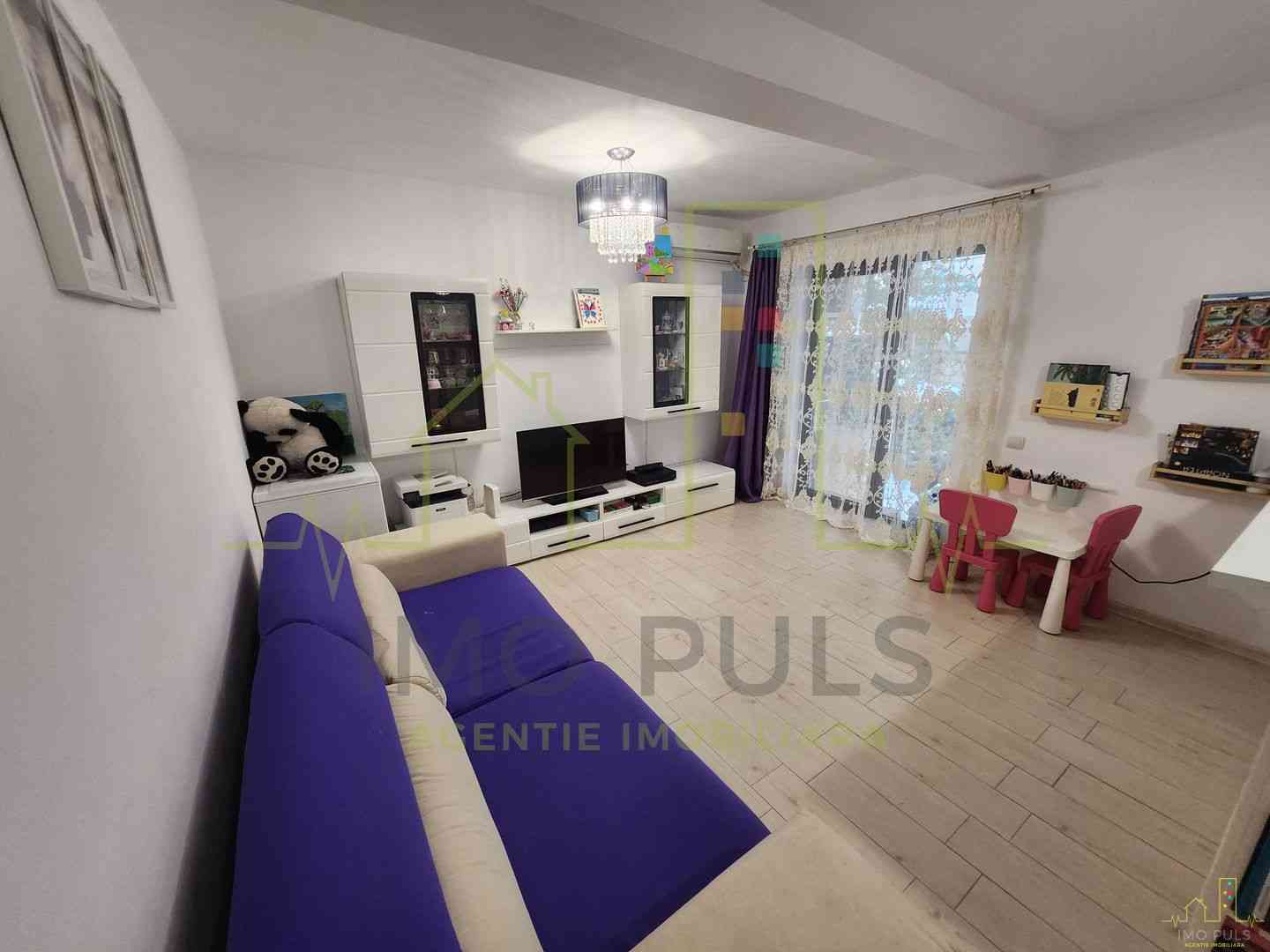 Gradina proprie. Vila cu 6 apart...