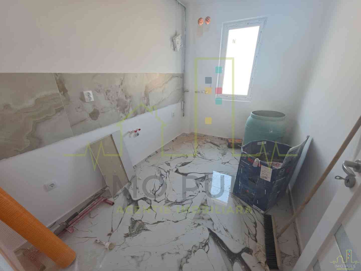 Parcare inclusa. Bucatarie separ...
